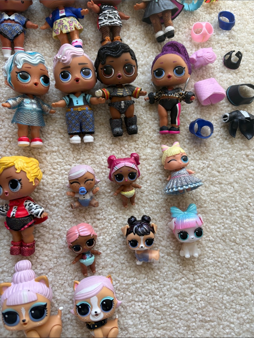 Mega LOL Surprise doll lot 47 full sized clothed dolls with some pets and minis - Picture 8 of 10